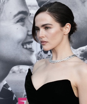 Zoey-Deutch-116.jpg