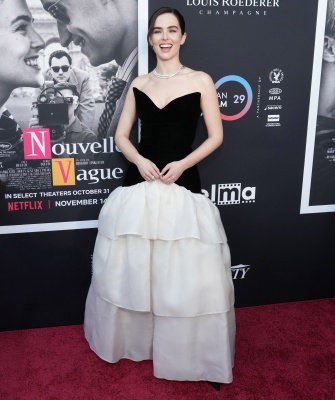 Zoey-Deutch-121.jpg